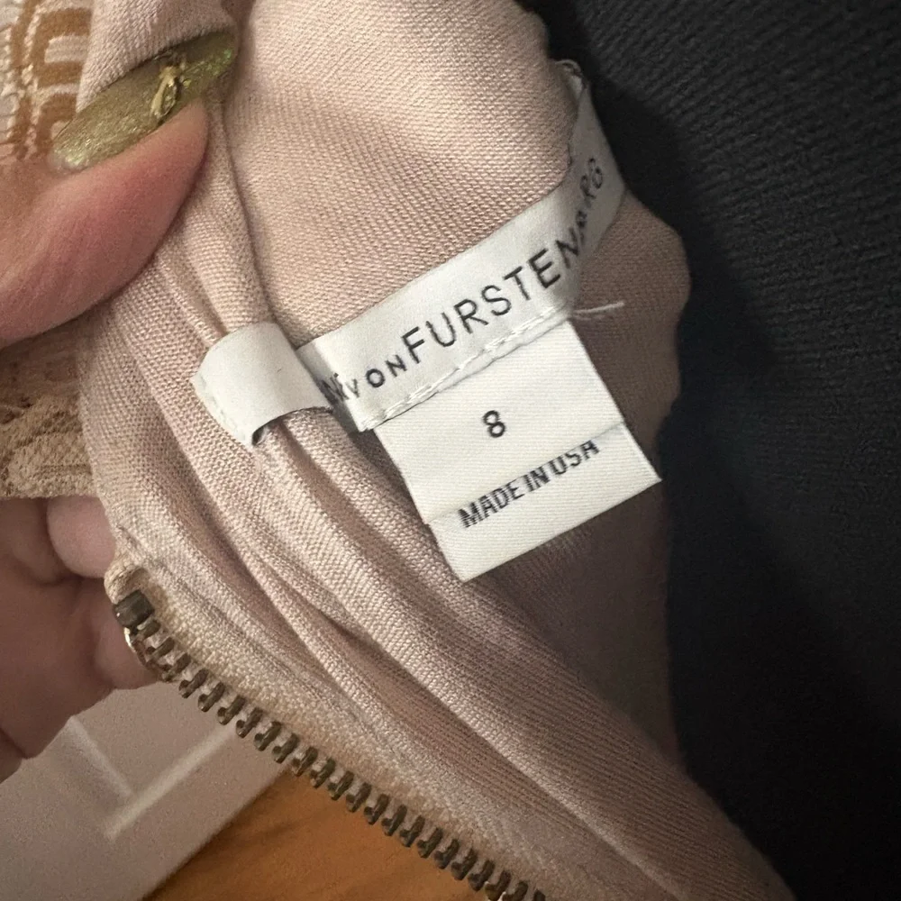 Diane Von Furstenberg Pale Pink Lace Dress - Picture 4 of 7